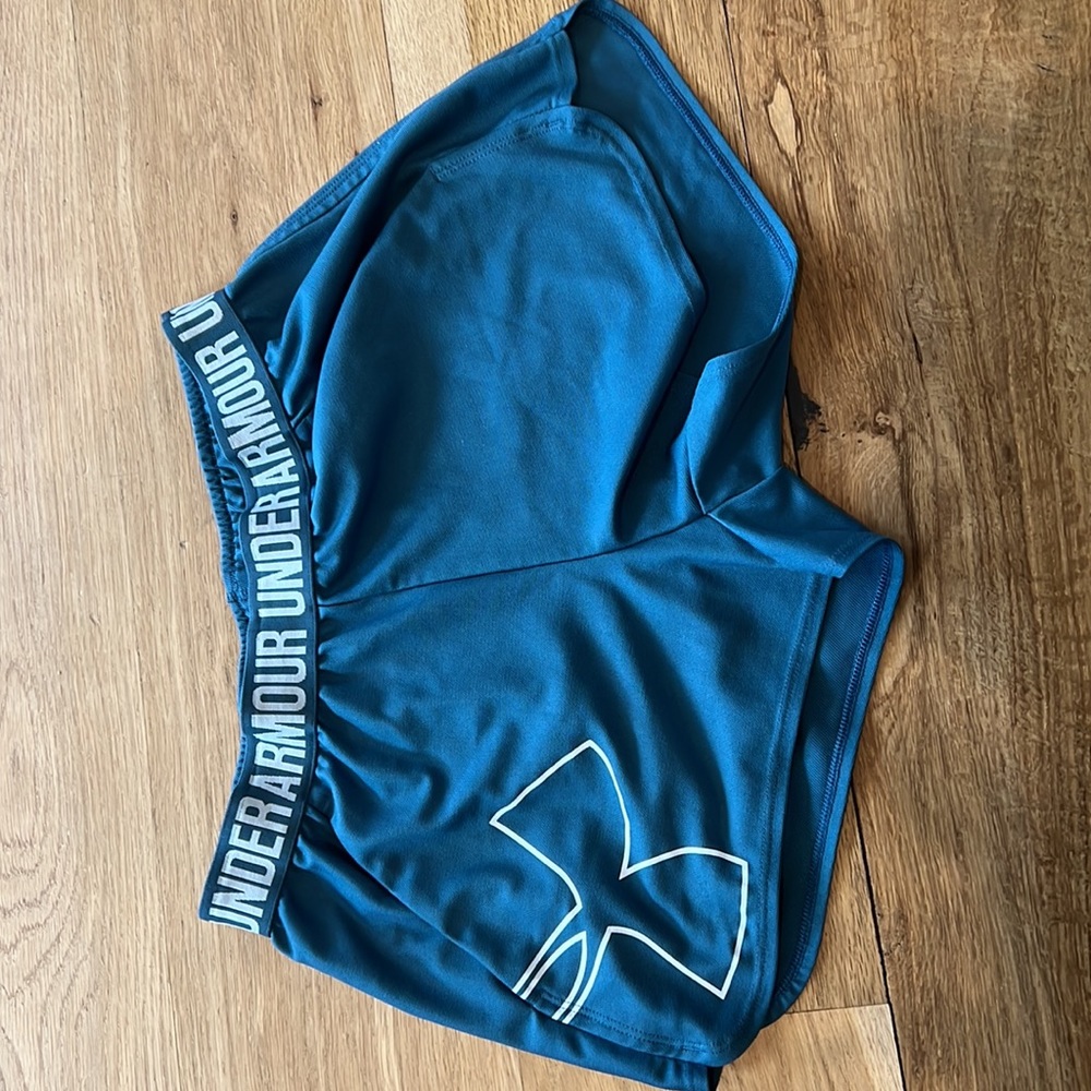 Bundle of 4 Under Armour Workout Shorts - Picture 5 of 5